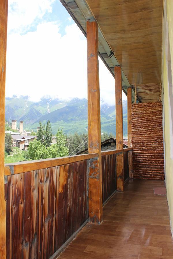 Travel Inn House Mestia • Მოგზაურის Სახლი エクステリア 写真