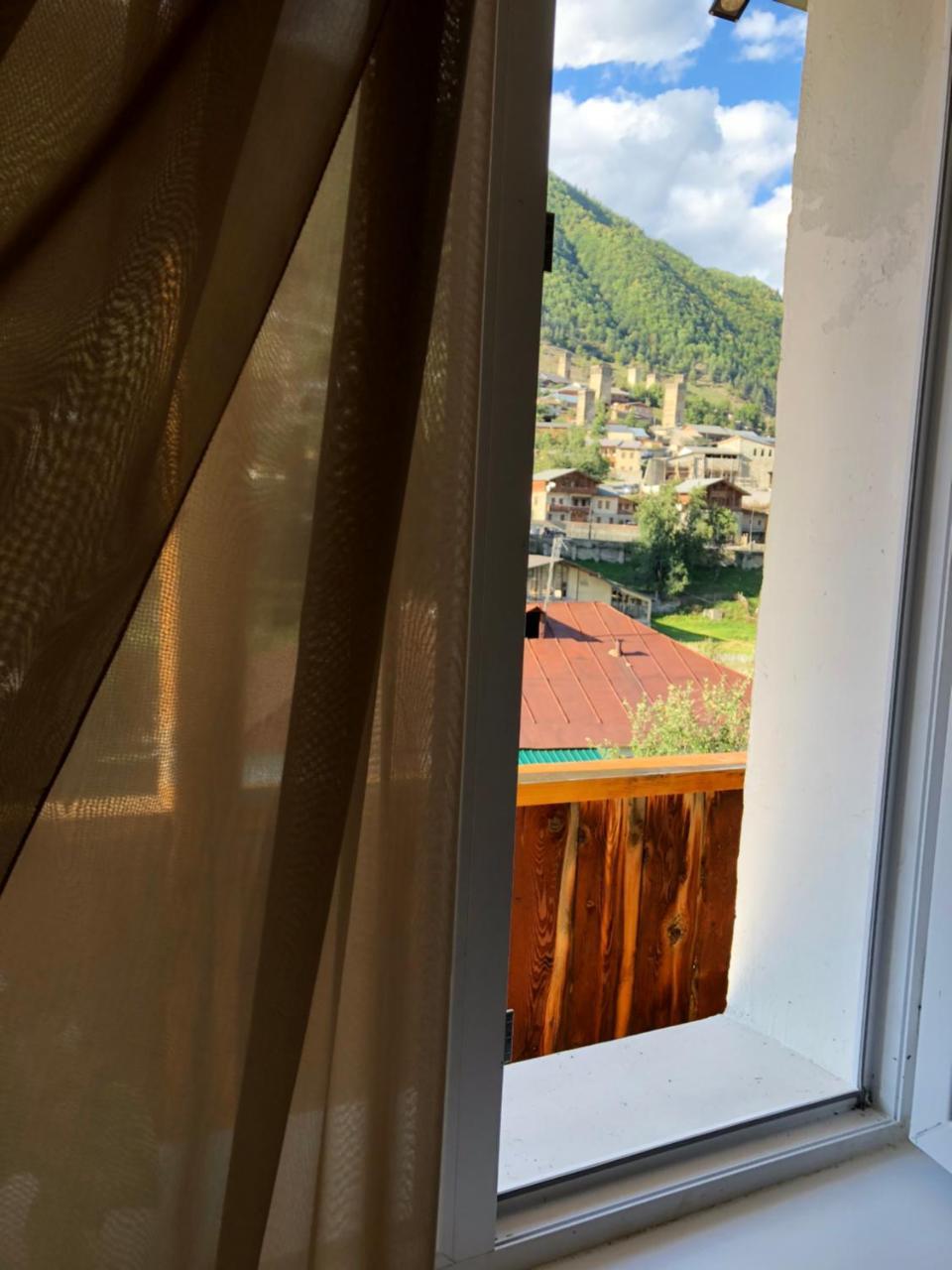 Travel Inn House Mestia • Მოგზაურის Სახლი エクステリア 写真